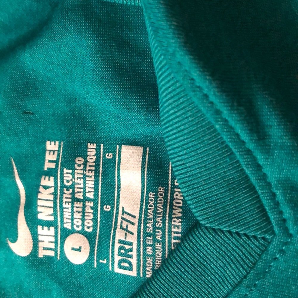 Nike tee - Picture 2 of 3
